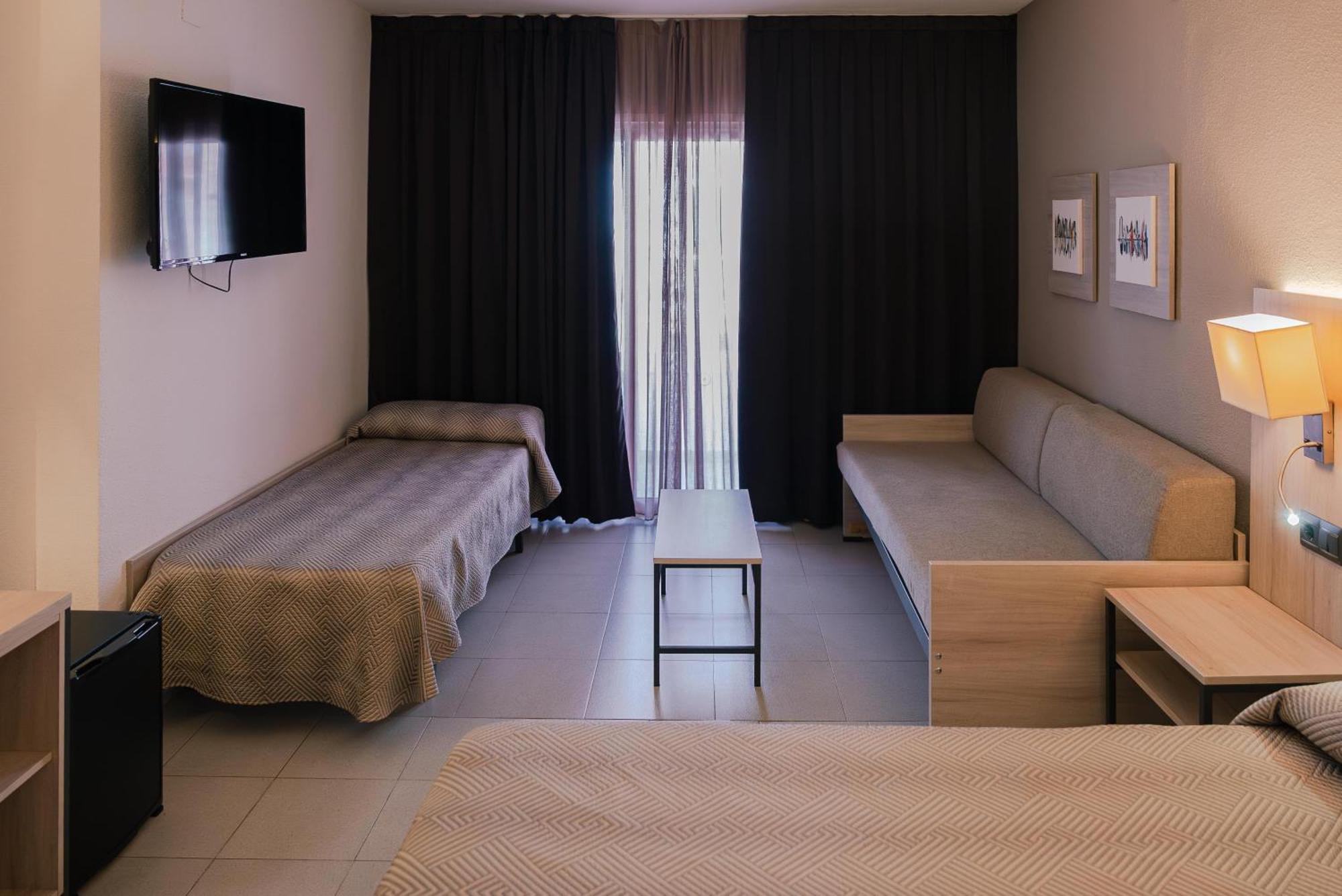 Family Room 21