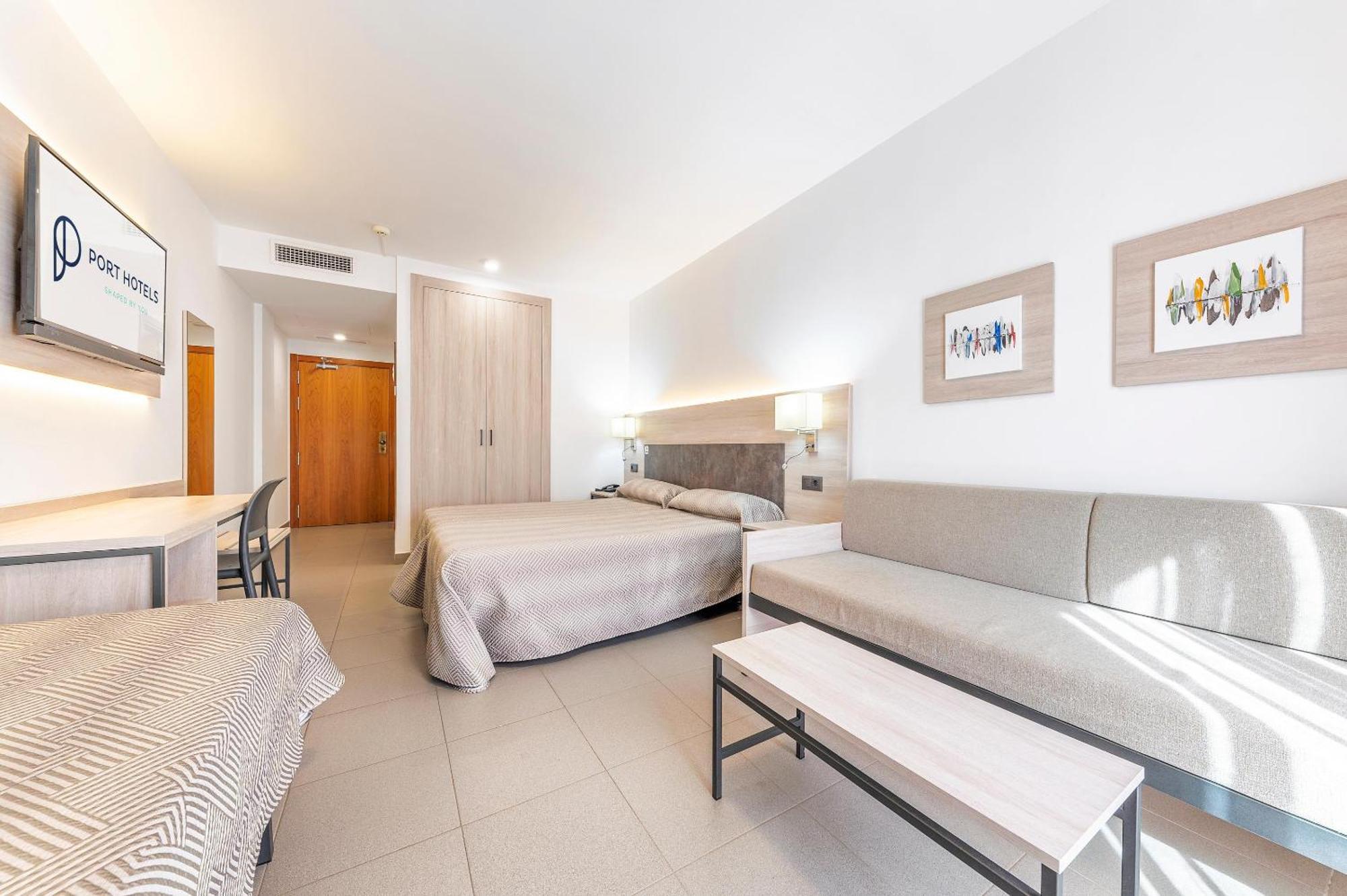 Family Room 21